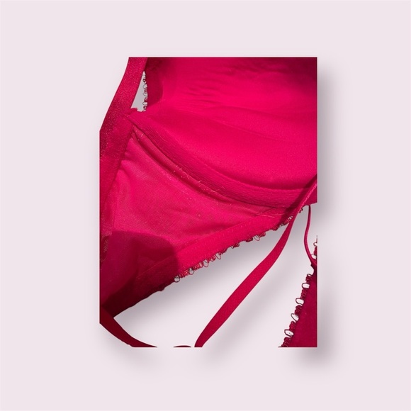 Victoria’s Secret Very Sexy Push Up Bra - Picture 4 of 4